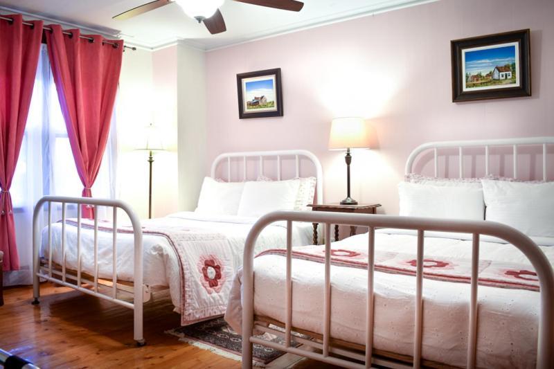 Complexe D'Hebergement La Maison Touristique Dugas Caraquet Kültér fotó