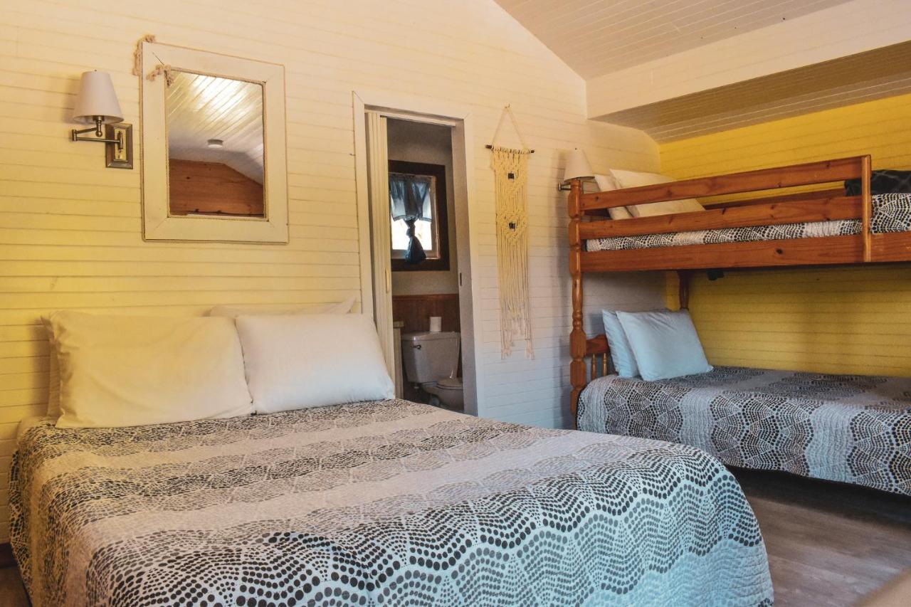 Complexe D'Hebergement La Maison Touristique Dugas Caraquet Kültér fotó