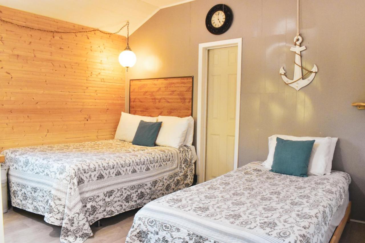 Complexe D'Hebergement La Maison Touristique Dugas Caraquet Kültér fotó