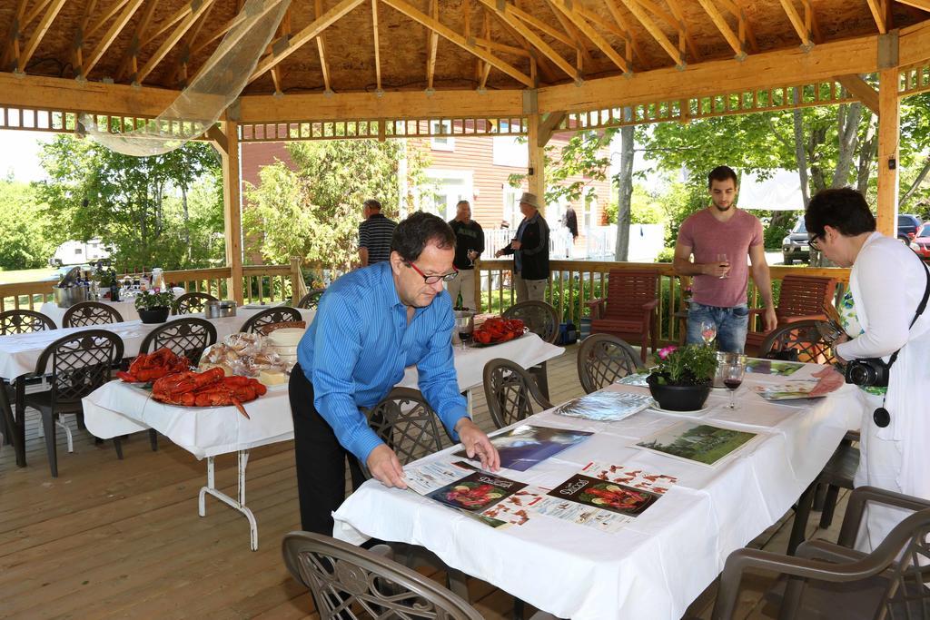 Complexe D'Hebergement La Maison Touristique Dugas Caraquet Kültér fotó