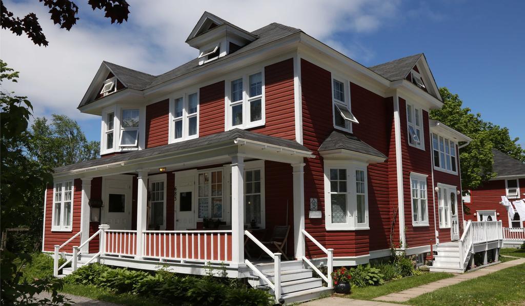 Complexe D'Hebergement La Maison Touristique Dugas Caraquet Kültér fotó